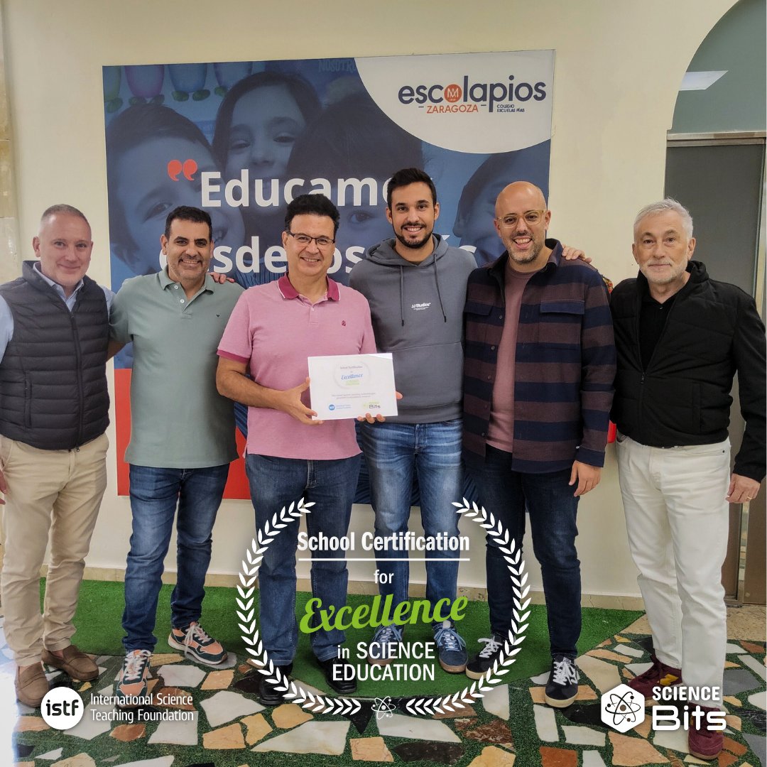 🔬 Hemos tenido el honor de hacer entrega oficial del Certificado de Excelencia en Educación Científica al colegio Escuelas Pías de Zaragoza, un centro que destaca por su compromiso con una enseñanza informada por la evidencia y centrada en el desarrollo de competencias clave en