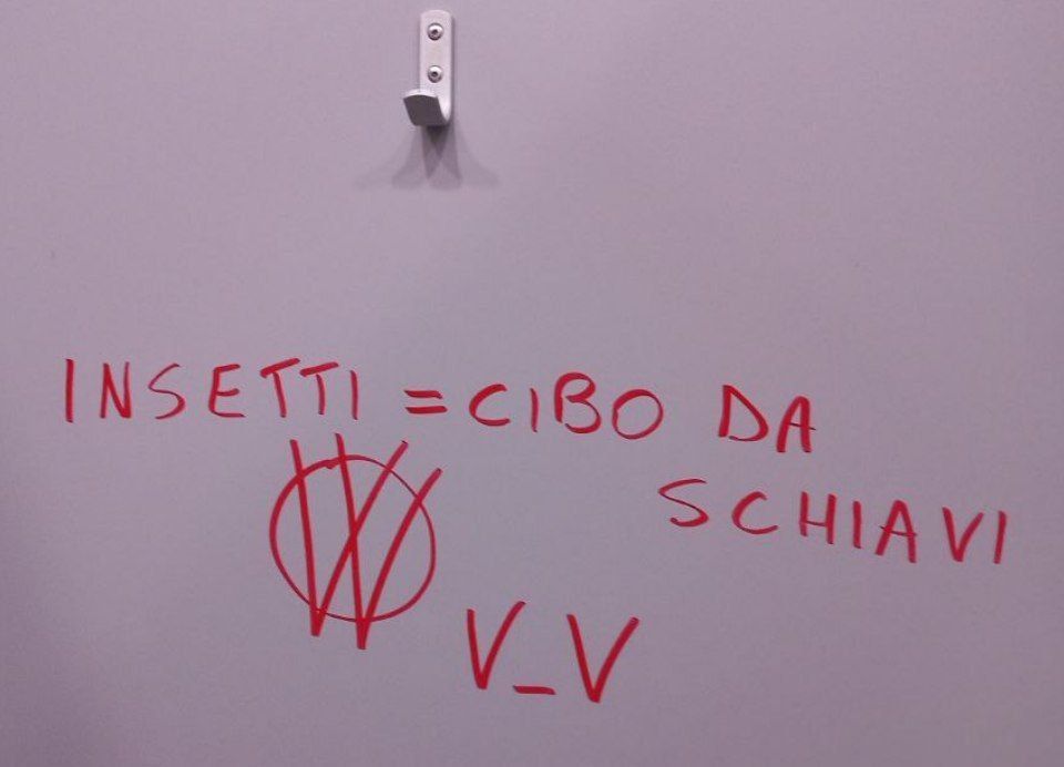 CON IL NOVEL FOOD VOGLIONO FAR FALLIRE LE AZIENDE AGRICOLE E LA FILIERA ALIMENTARE. FINGONO DI NON SAPERE CHE LA CHITINA, PRESENTE NEGLI INSETTI È DANNOSA PER GLI ESSERI UMANI.

CANALE PRINCIPALE V_V
👇👇
t.me/vvvvvinc

⛔🪳🪱🦗⛔
t.me/insettifuorida…