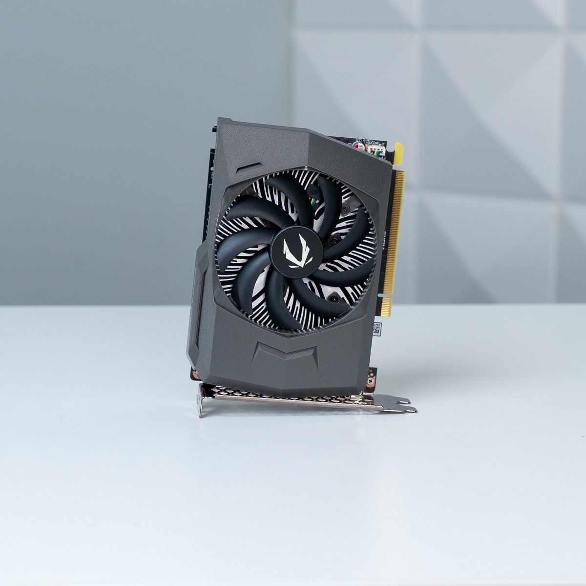 ZachsTechTurf's tweet image. In ONE HOUR, I'll be live building this PC on Twitch. (/ZachsTechTurf)
As a reminder, I'm always running a gaming PC giveaway over there, so be sure to tune in.
Tonight's build features the Ryzen 5 5500 and RTX 3050 inside this tiny Joyjom ITX case.
#GamingPC #PCBuild…
