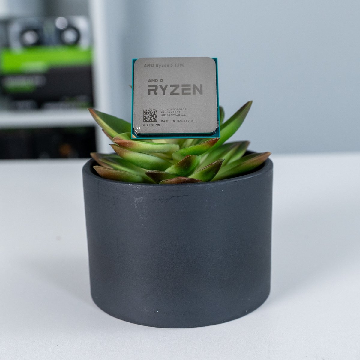 ZachsTechTurf's tweet image. In ONE HOUR, I'll be live building this PC on Twitch. (/ZachsTechTurf)
As a reminder, I'm always running a gaming PC giveaway over there, so be sure to tune in.
Tonight's build features the Ryzen 5 5500 and RTX 3050 inside this tiny Joyjom ITX case.
#GamingPC #PCBuild…