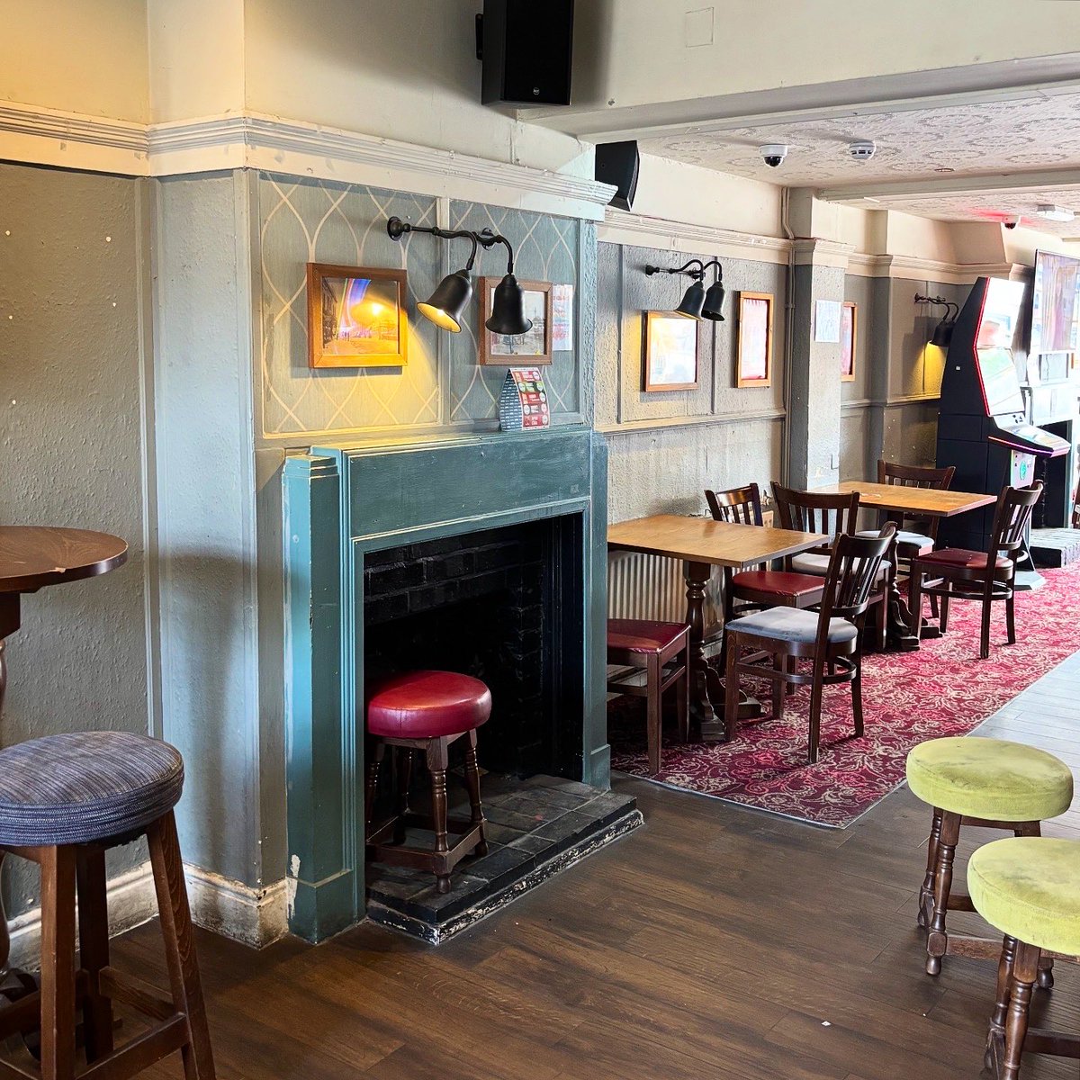 LondonPubMap's tweet photo. The Fox & Hounds is the definition of a no-frills local boozer and was a joy to spend time in. Cheap beer, community spirit, traditional surroundings with unique features, loved it. If you’re ever over this way, be sure to pop into this proper East London boozer.
#forestgate https://t.co/yY7YLw2k8Q