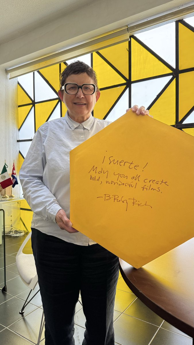 Facultad de Cine tweet media