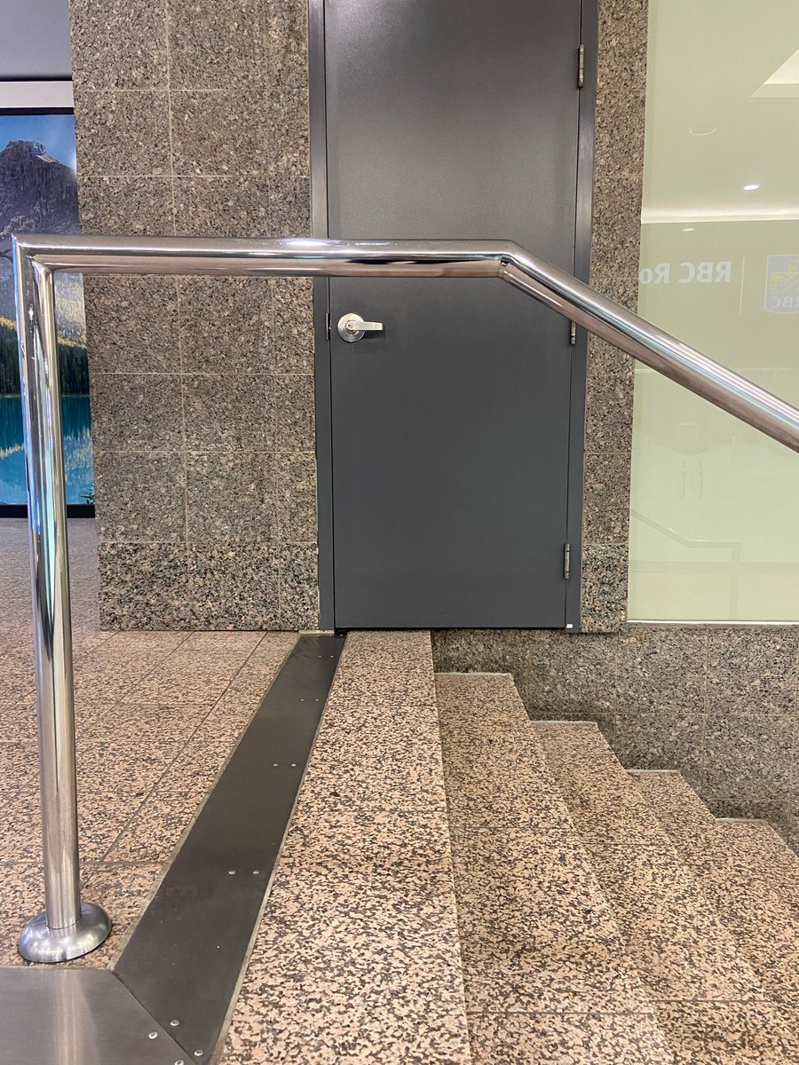Spot the danger…

That first  step is a doozy  ⚠️😳

#safeworkplaces #safenotsafe