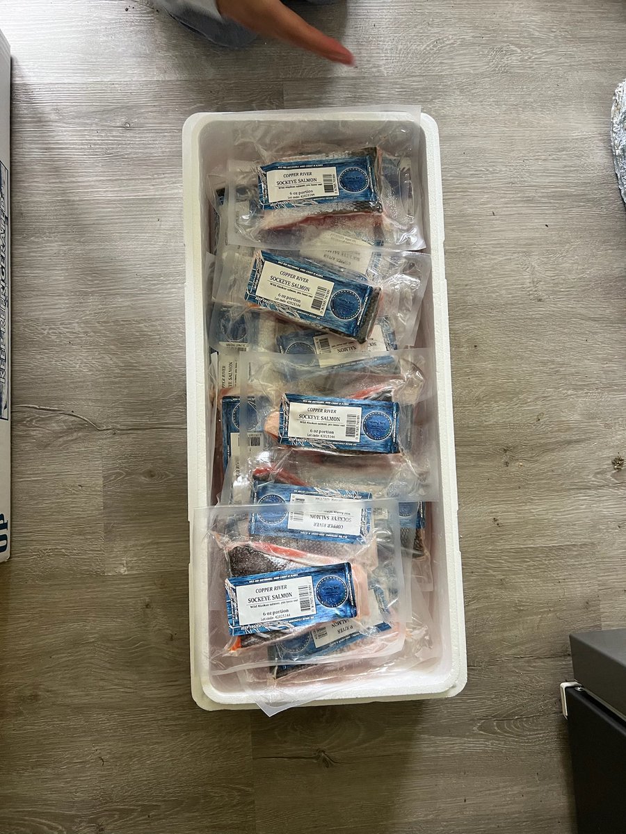 Captain_0f_Alts's tweet image. everyone that’s ordered sockeye beginning in May 2025 is entered to win another box of fish… crypto orders get a second entry. Drawing will run until sometime in November. Will give more details once I have time to chill @sleepybaysalmon
