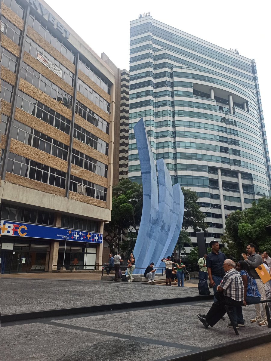 XuserVM's tweet image. Una va a Caracas y luego no se quiere regresar 😩