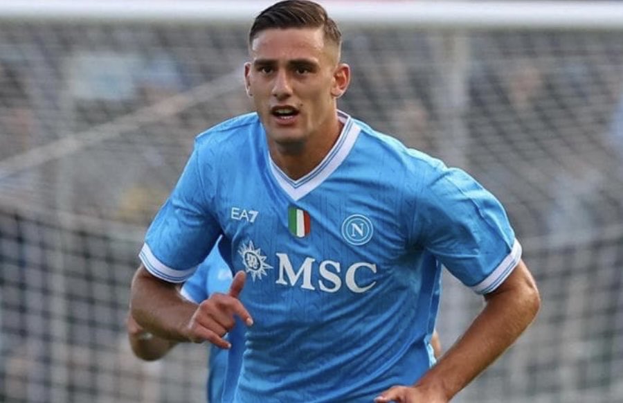 #Lucca mi sembra ancora inadatto mentalmente per giocare a certi livelli. #PSVNapoli