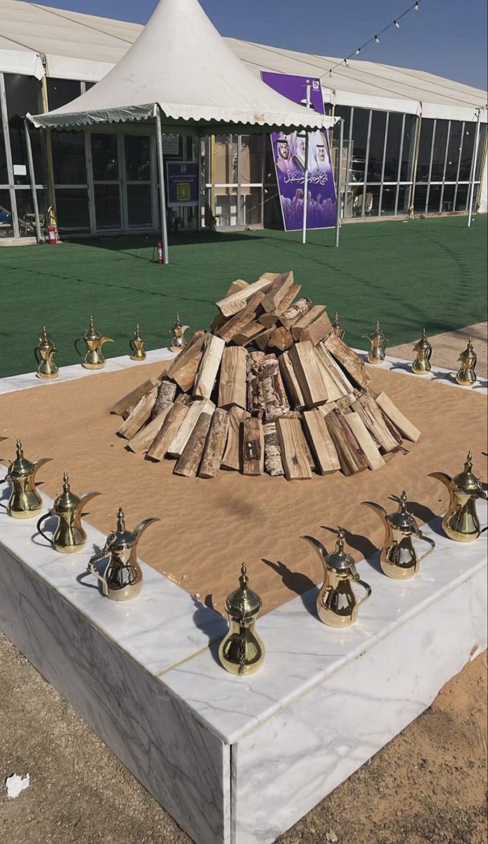 سنابات نجمنا 
#محمد_جامع_مزاد_السعيره 
#محمد_بن_جامع | #كاريزما76