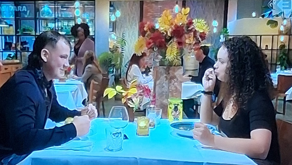 Ik denk dat ze dezelfde vader hebben.
#FirstDates