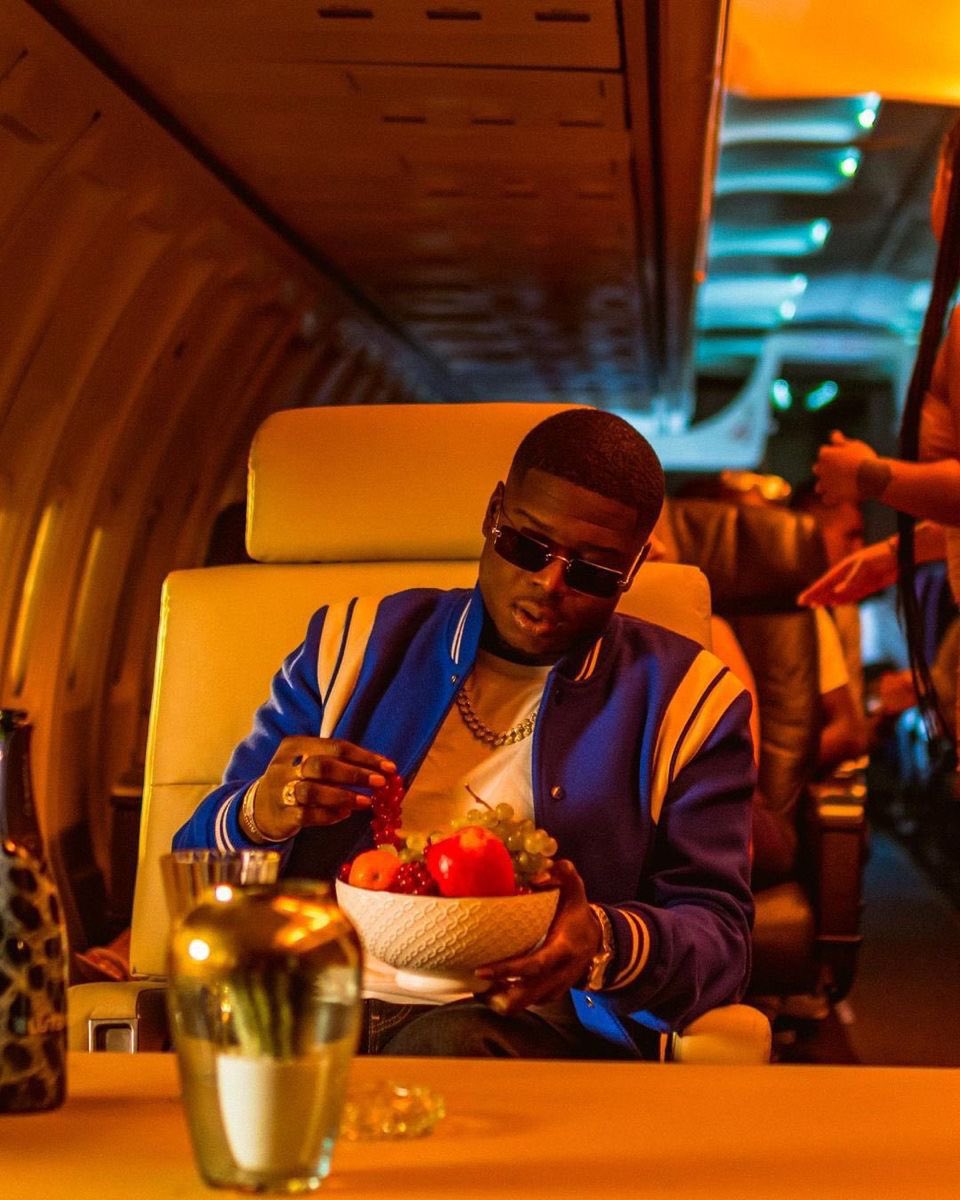 FrenchRapUS's tweet image. 🚨 IMPRESSIONNANT ! 
21 rappeurs ont connu le plus gros succès de leur carrière grâce à un featuring avec NINHO 🤯
Le meilleur passeur du Rap Français.
