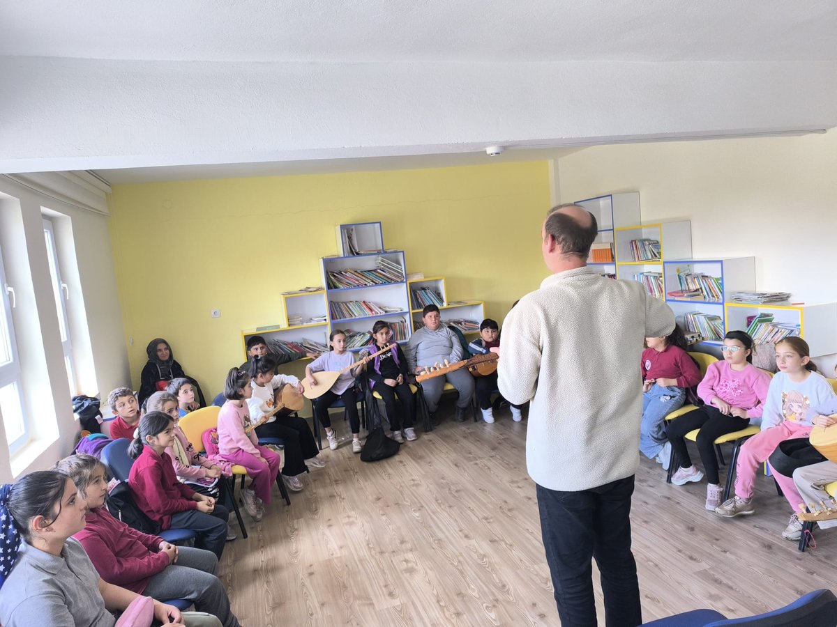 Gelendost Halk Eğitimi Merkezi Müdürlüğü tarafından okulumuzda açılan Bağlama Kursu devam ediyor.
<a href="/GelendostK/">Gelendost Kaymakamlığı</a> <a href="/ArsoyMehmet09/">Mehmet Arsoy</a> <a href="/ispartamem/">Isparta İl Millî Eğitim Müdürlüğü</a> <a href="/recai_ocak/">Recai Ocak</a> <a href="/GelendostIlce/">Gelendost İlçe Milli Eğitim Müdürlüğü</a> <a href="/ayhankyrn/">Ayhan KAYIRAN</a> <a href="/Ve_zaman32/">Mems Duman</a> <a href="/HalisBilgin32/">Halis Bilgin</a> <a href="/gelendosthem32/">Gelendost Halk Eğitimi Merkezi</a>