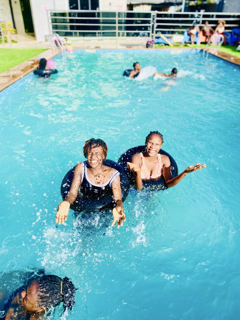 formerbiggal's tweet image. Exploring waves IRL and on-chain 🌊🥽 #Web3Explorer”