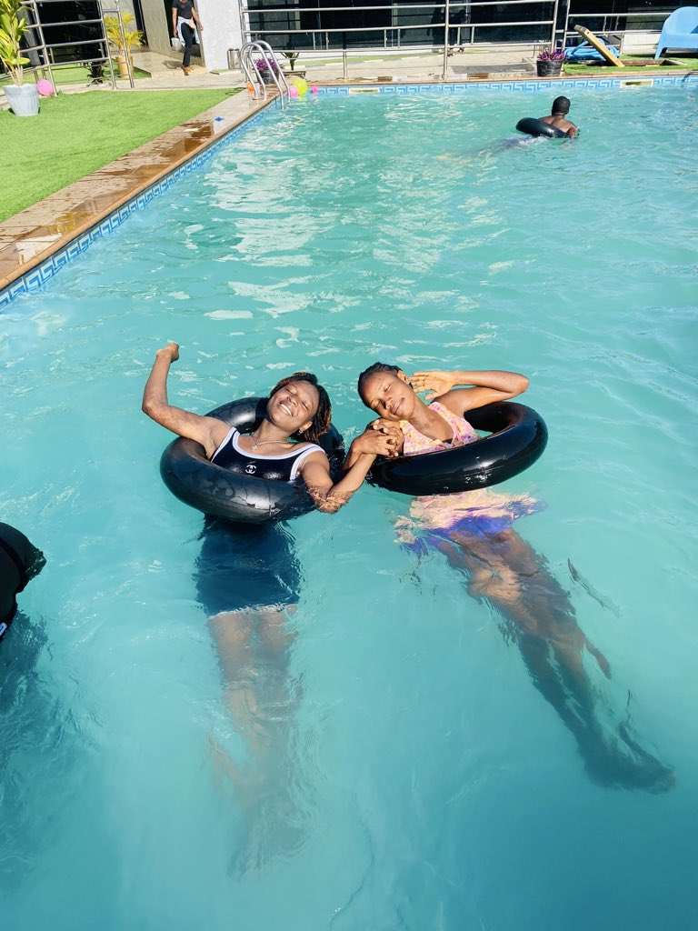 formerbiggal's tweet image. Exploring waves IRL and on-chain 🌊🥽 #Web3Explorer”