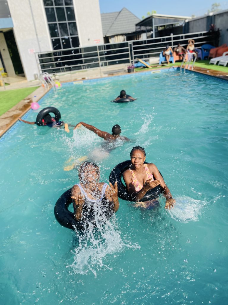 formerbiggal's tweet image. Exploring waves IRL and on-chain 🌊🥽 #Web3Explorer”