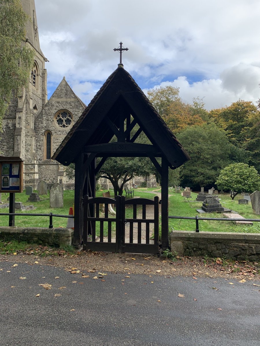 FilmFanStevie's tweet image. After watching @KnivesOut at @BFI #LFF I thought it would be a good idea to revisit the church in the film. 
Instantly recognised it while watching the film. #WakeUpDeadMan