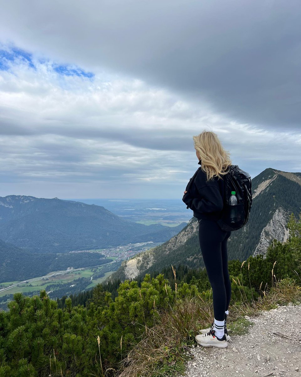 Zephyrine_368's tweet image. Leaving footprints and taking memories.