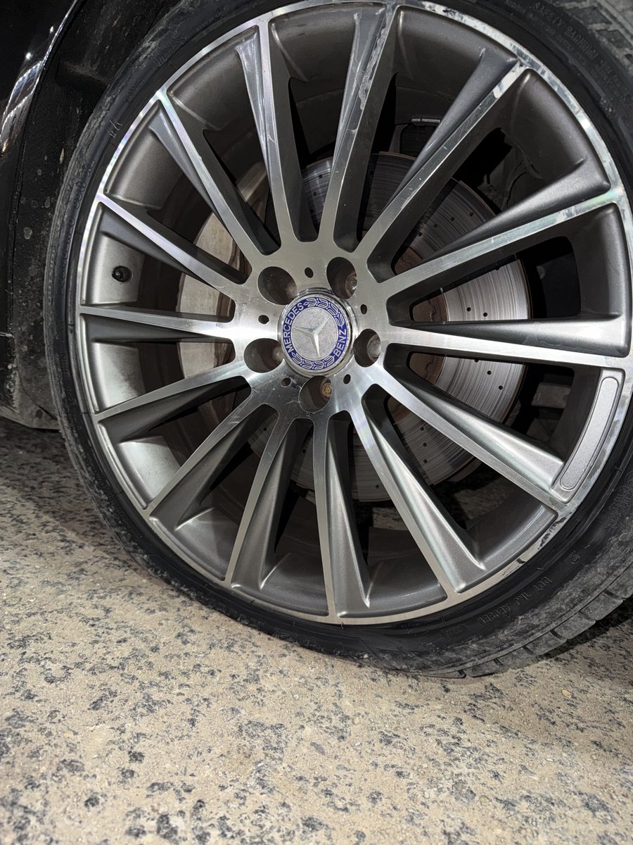 <a href="/HafrbatinAmana/">أمانة حفر الباطن</a> 
اتعبتونا يا امانة حفر الباطن حنا يا اهل الشمال نزوركم بكل وقت والنتيجة تتكسر سياراتنا ولاهي اول مره جميع المناطق تعدلت شوارعها الا انتم لنا حق عليكم يكون طريقنا مثل طريق الدمام والرياض حاولو تهتمون بطريق الشمال مثل اهتمامكم بطريق الرياض والدمام صبرنا واجد