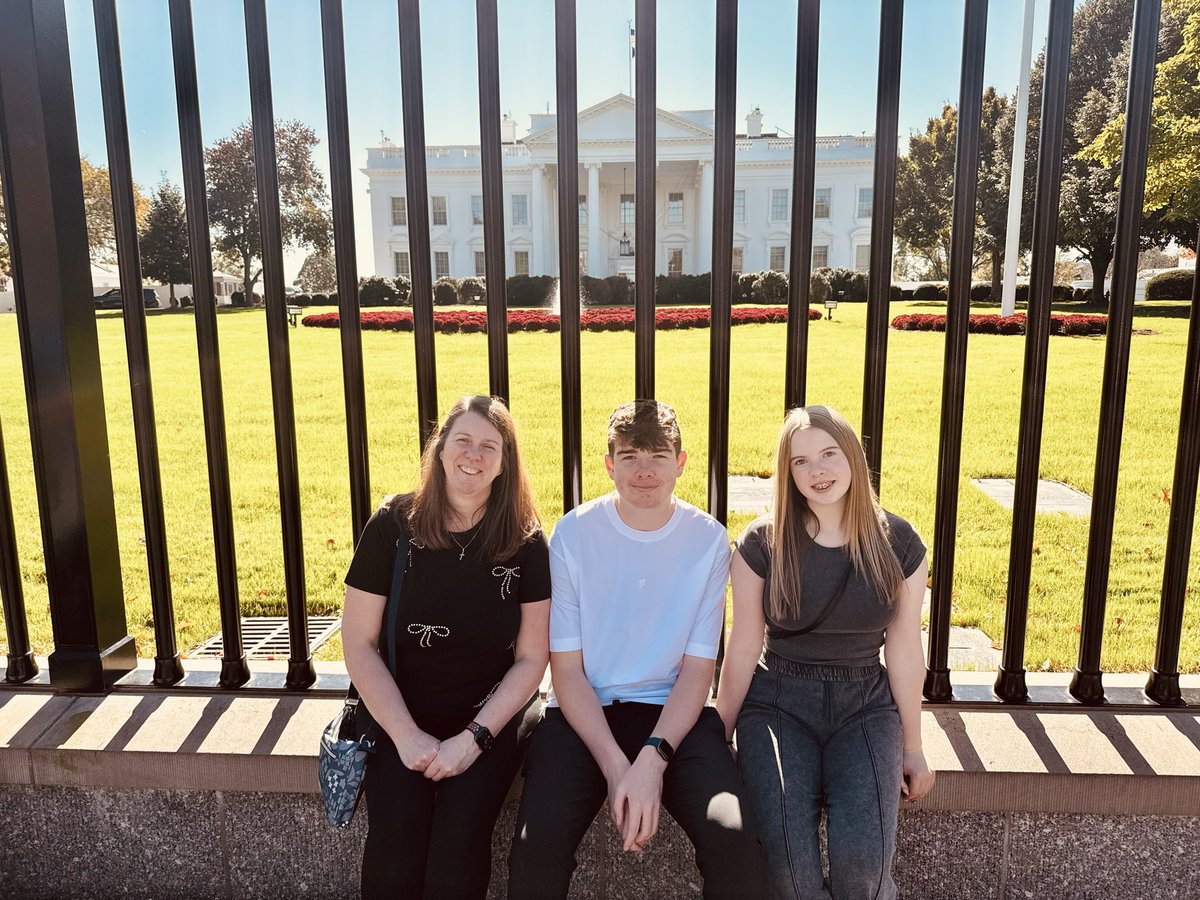 CA55DAD's tweet photo. Final stop at the White House before heading home tomorrow. Lyndsay and Libby even got to meet the POTUS. Adam wouldn’t be seen dead with him. 

Almost photo bombed the live BBC news bulletin on the 6 o’clock news. 

Been a great holiday but looking forward to getting home. https://t.co/U3GNnK0NWO