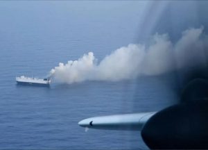 Los vehículos eléctricos están retumbando fuerte en el sector del transporte marítimo. El primero necesita al segundo para concretar las #exportaciones e #importaciones, pero ¿son una combinación peligrosa?mascontainer.com/es-seguro-tran… <a href="/NPortuarias/">Noticias Portuarias</a>