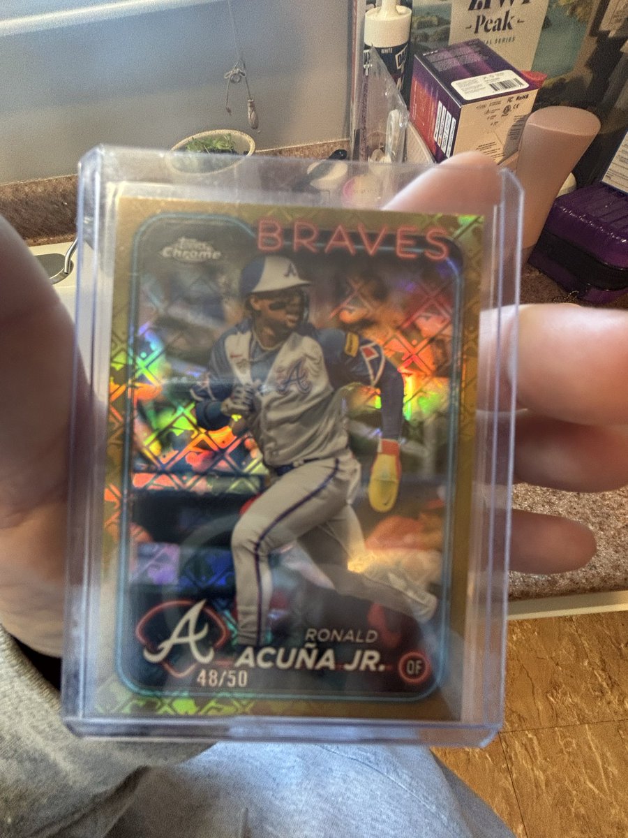 MarkRobinsonYO's tweet photo. @CardPurchaser great deal on this lot! $125 plus I’ll throw in a few more! https://t.co/EUpm2zAsyg