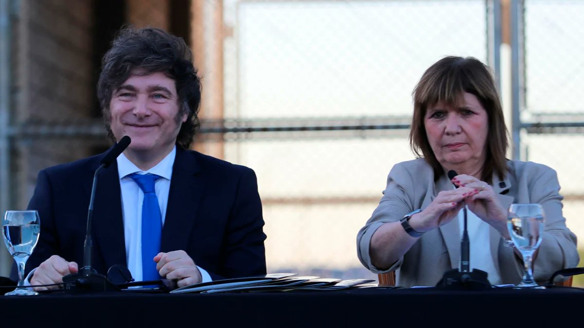 Aquí les dejo la nota que redacté para <a href="/Data24comar/">Data24.com.ar</a> sobre el proyecto de reforma del Código Penal Argentino, mediante el cual, simplemente por decirle "pendejo de mierda" a alguien que te choque el auto, podría llevarte a la cárcel hasta por 9 años.

data24.com.ar/politica/el-nu…