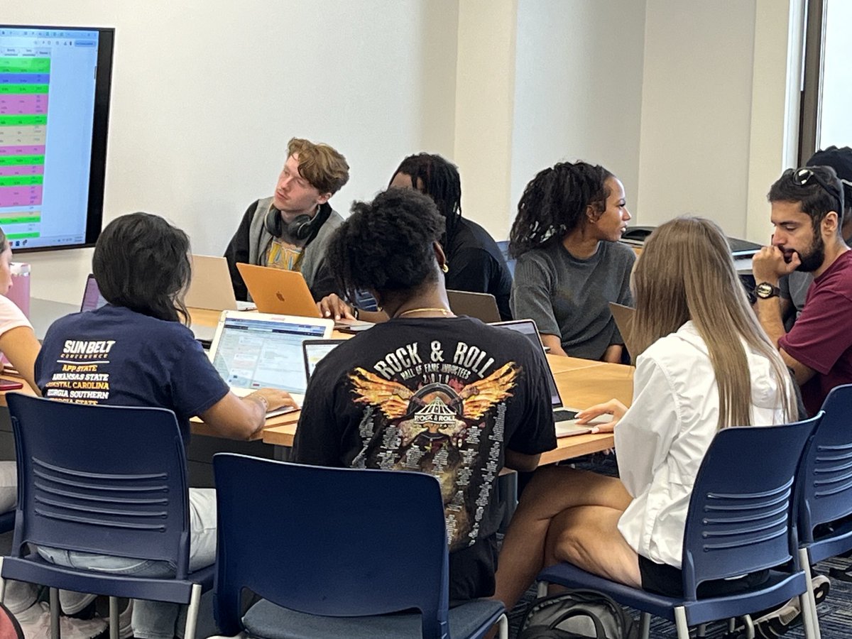 Pollitik_Lab's tweet image. Hard at work! Good stuff coming in 3…2…1…