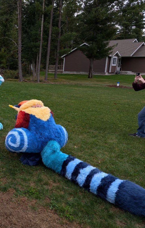 *ahem* TAIL

That is all

🪡: <a href="/CosmellCosplay/">CosmellCosplay 🔜 🦋</a> 
#furry #fursuit