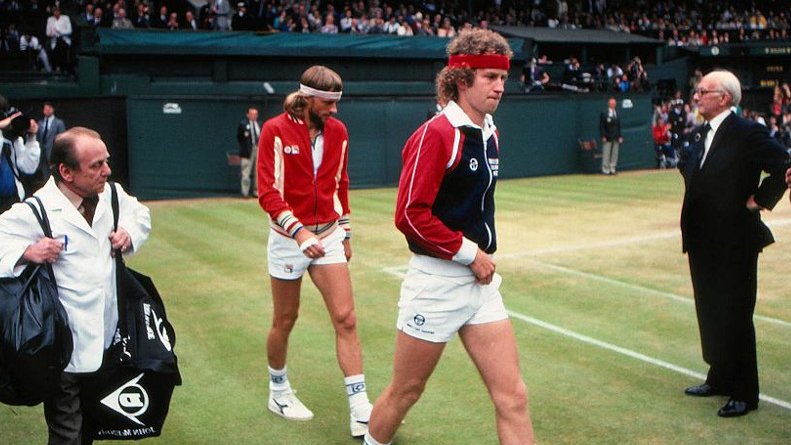 Muy de acuerdo con el post de Carlos, pero le voy a dar una vuelta 👇

Esto ha trascendido actualmente en la industria musical y urbana en EEUU

Artistas como 21 Savage o Metro Boomin (1), se han visto muy influenciados por tendencias de los 90s y 00s en el Cine o Tenis (2) 🎾