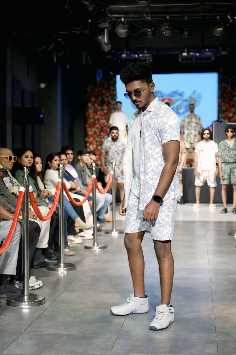 DharunD52459377's tweet photo. #fashionweek #runwayfashionbaby #model #fashionblogger #fashiondesigner #nyfw #fashionphotography #runwayfashionshow #fashionrunwayphotography #zeetamil #vijaytv #newyorkfashionweek #beauty #fashionmodel #fashionbloggers #europefashionstyle #antifashion #love ro all ❤️# https://t.co/230LqrdBVe