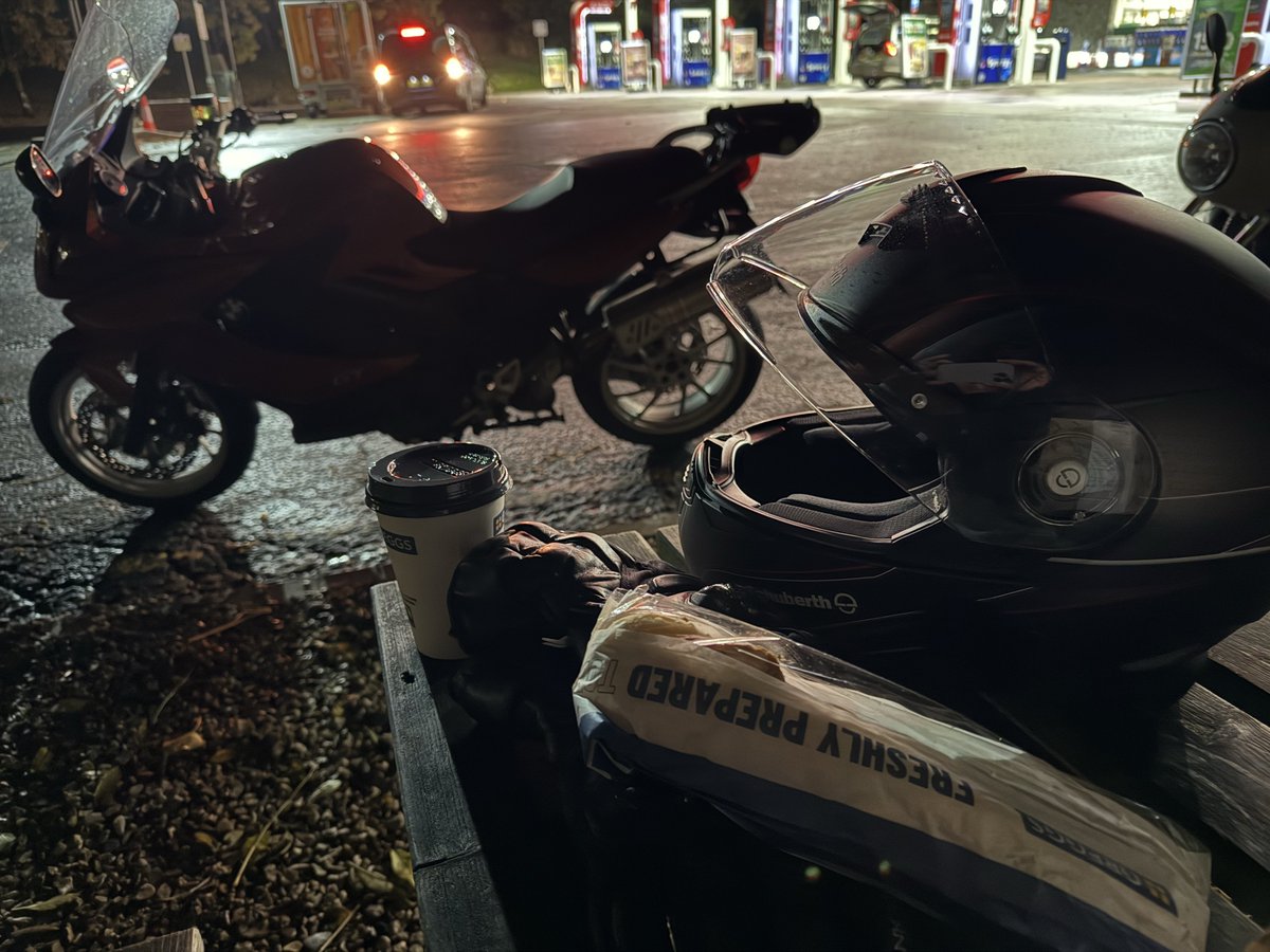 Dinner at the side of the road 🇬🇧