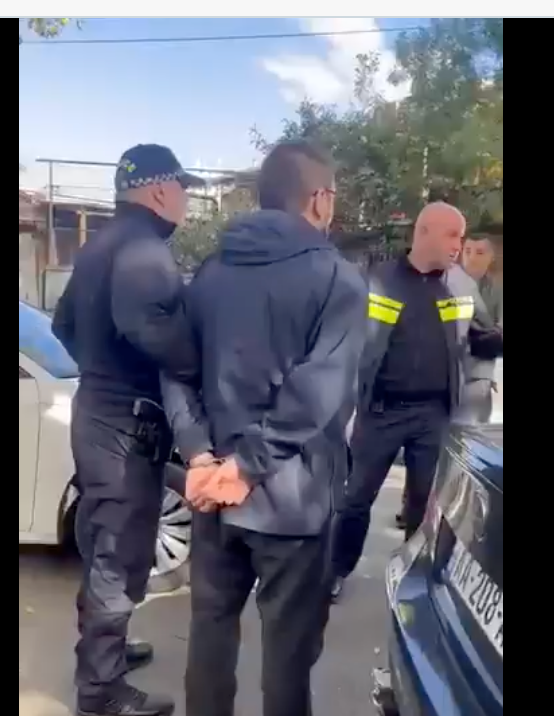 🇬🇪 Georgia’s prisons are overflowing.
So the self-proclaimed “President” Mikheil Kavelashvili just pardoned 70 criminals - to make room for more protesters and political prisoners.
A regime that fears its people always ends this way. Soon they will be out of power.