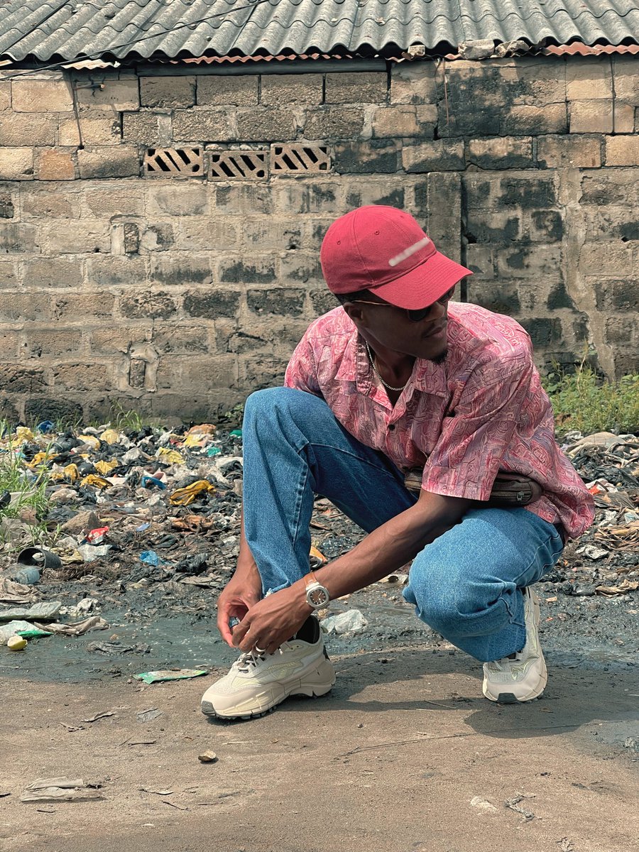 anas_seko229's tweet image. Un citoyen qui jette ses déchets par terre va à l’encontre de la dynamique Talon. 

Bref

#AnasSeko