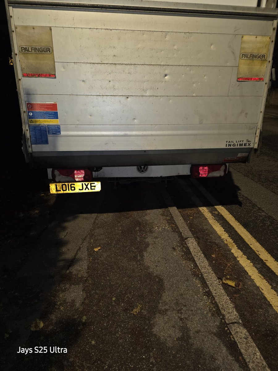 What a complete bellend <a href="/SpelthorneBC/">Spelthorne Council</a> <a href="/YPLAC/">You Park Like a C***</a> <a href="/parkingknobs/">Parking Knobs</a> <a href="/parklikeatwat/">YOU PARK LIKE A TWAT</a>