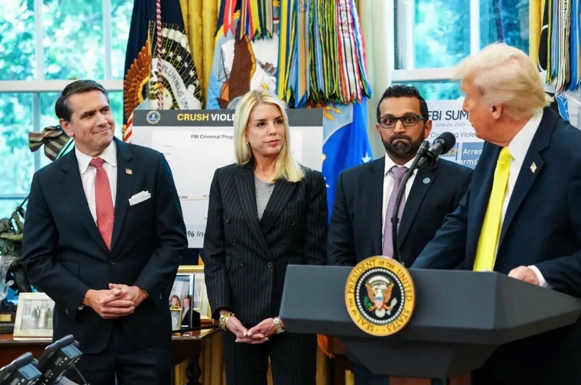BREAKING 

President Trump is demanding that the DOJ pay him about $230 million in compensation for the federal investigations into him. 

Any settlement will ultimately be approved by senior department officials who defended him or those in his orbit.

Full Story: