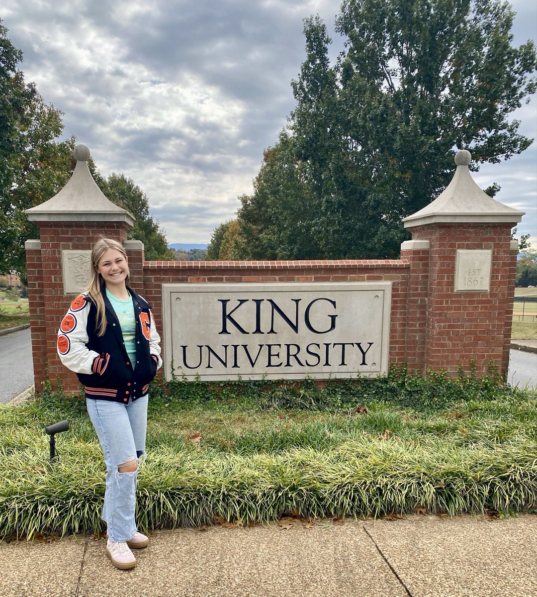 2028Laymance's tweet image. Great unofficial visit at King University today!! Thank you to Coach Z and Coach Payne for the invite! Missed seeing Coach Payne but I look forward to seeing her soon! Can’t wait to get back on the stunning campus! 🥎💙❤️
#hUmanfirst #SoundTheSiren  

#2028recruit #LHP…