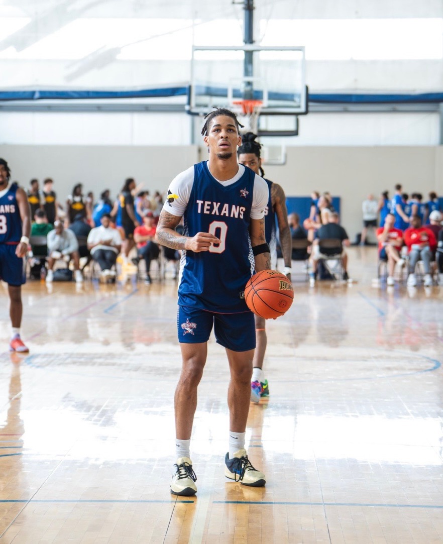 CoachPeteQuinn_'s tweet image. ⭐️ 2026 JUCO watch list ⭐️
Again, these are players I have evaluated in person and on film - in many cases they are players I previously offered.
@sterlingknox8 HM/MM PG - Independence (KS)
@yohandry_ortiz HM/MM SG - South Plains (TX) 📸
@showtimekellyy HM/MM SG - NW Florida…
