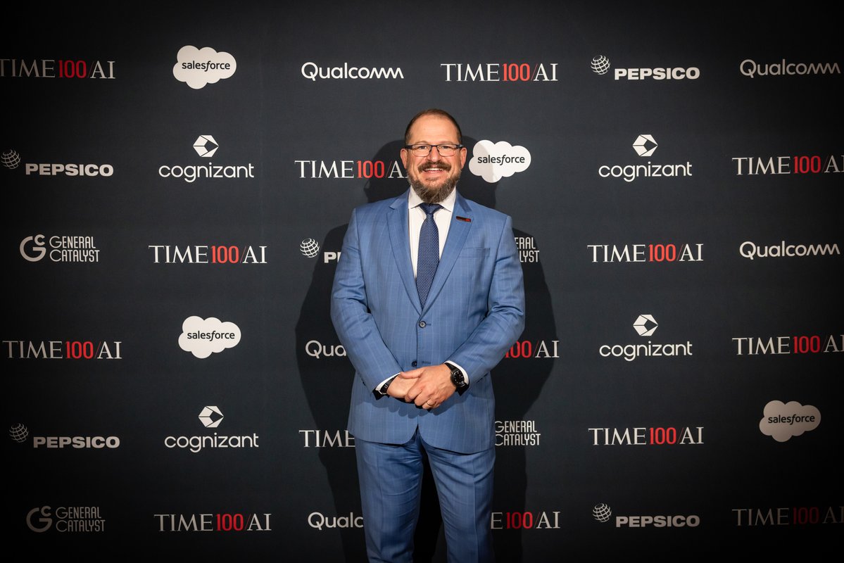 cristianoamon's tweet image. #AI has the power to democratize knowledge and transform how we live. Grateful to @TIME for this recognition and to the @Qualcomm teams driving innovation. #TIME100AI