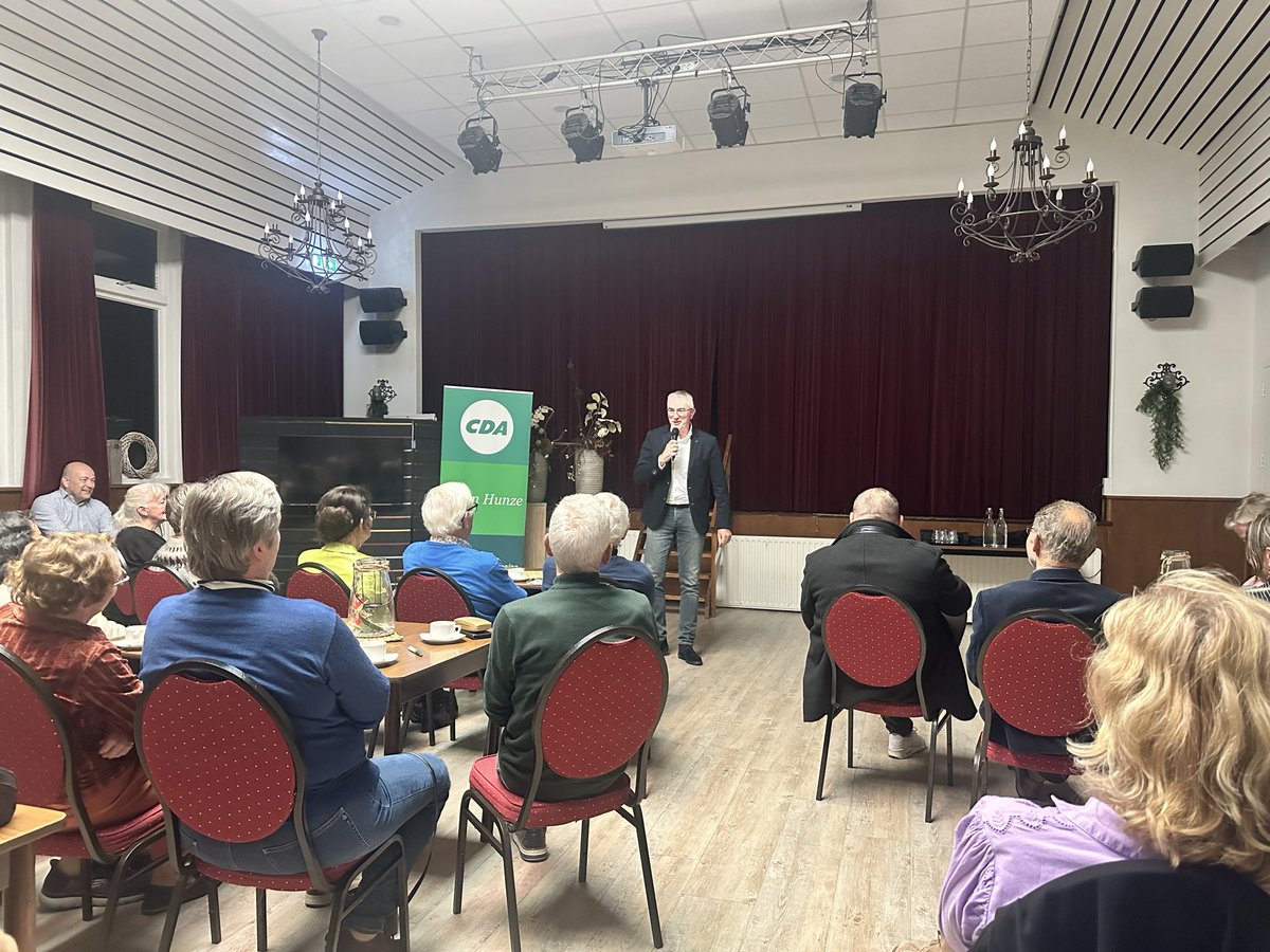 Vanavond in Vries (Drenthe) bij het politiek café met Eline Vedder en Henk Jumelet. Mooie gesprekken over de toekomst van ons land, vanuit de waarden die ons verbinden.