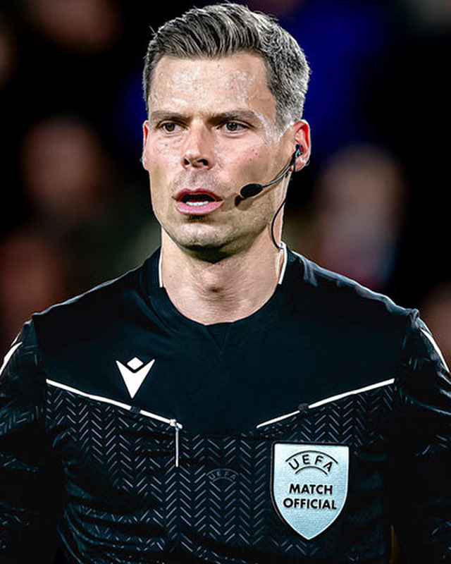 GipLak1's tweet image. WANTED. #UEFA #Barcelonafc #Olympiacosfc