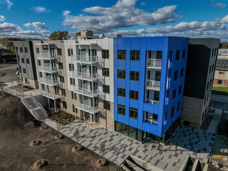 Occupancy has been achieved at our affordable housing project with Woodstock Non-Profit Housing, and crews are finishing up the final details. This four-storey, 52-unit building will soon welcome residents, helping meet the growing need for affordable housing in the community!🏡