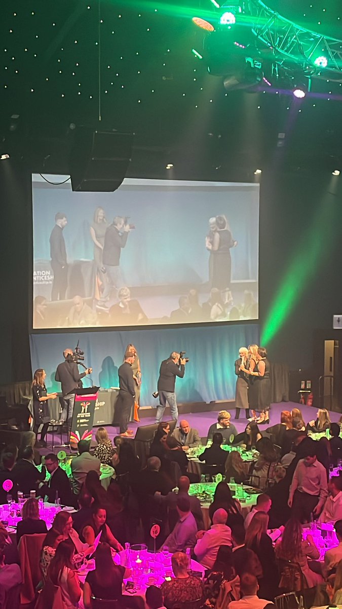apprenticesIrl's tweet photo. 🥁And the winner is...

📣Congratulations to Emma McCann, Electrical apprentice at @Microsoftirl Operations Ltd, awarded with a prestigious #ApprenticeOfTheYear Award in the Electrical category!🎖️

🎖️Well done on this incredible achievement Emma!
#GenerationApprenticeship https://t.co/GRcWF1Y8eE