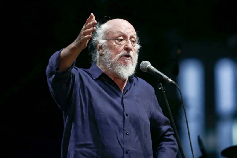 Ο ελληνικός πολιτισμός από απόψε έγινε φτωχότερος. Ο Διονύσης Σαββόπουλος ο υπέροχος αυτός δημιουργός δεν είναι πια κοντά μας.
Αντίο Διονύση