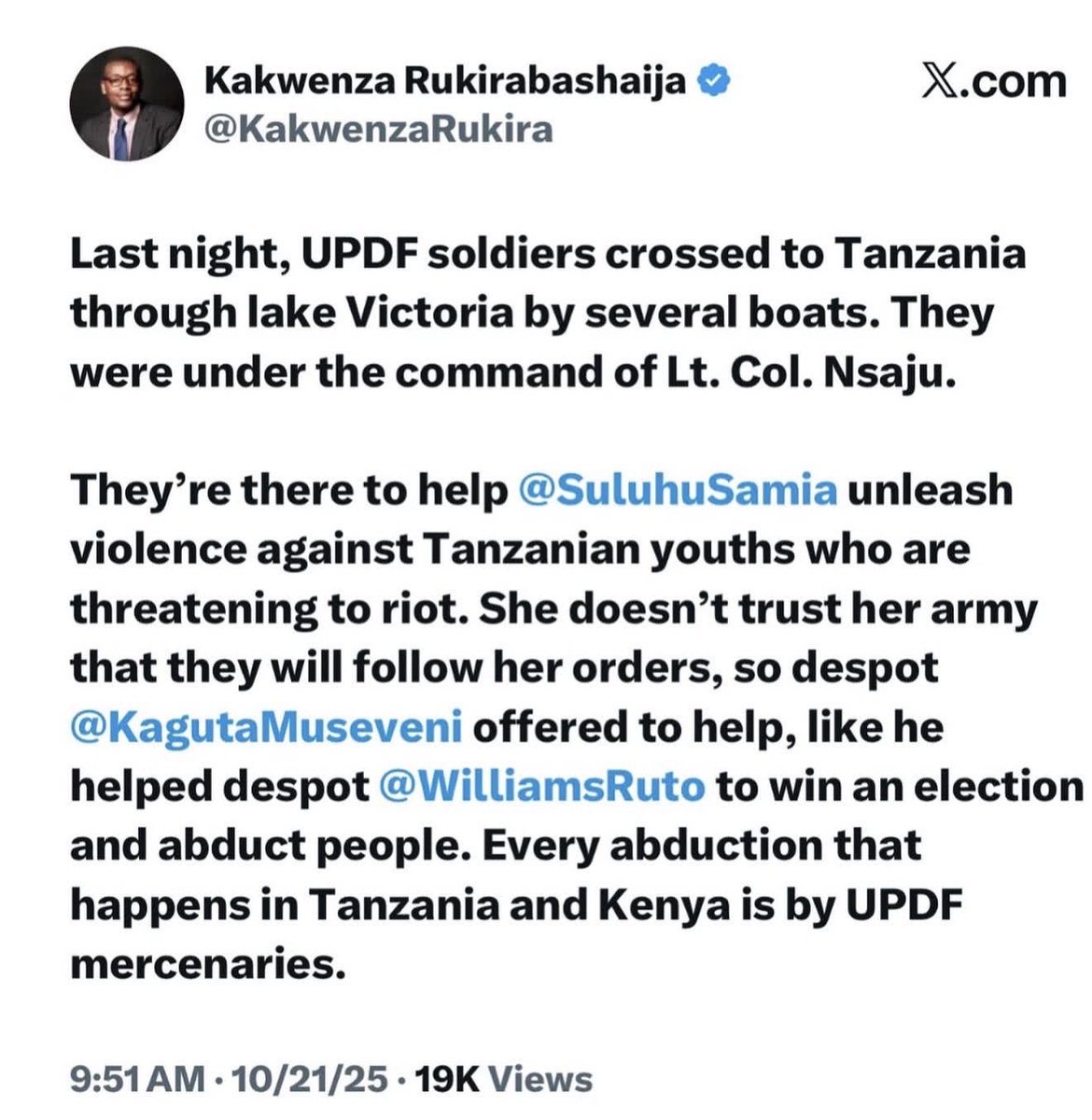 Mnakumbuka ile taarifa kuwa JESHI la wananchi (JWTZ) lipo na wananchi kwenye haya maanadamano?

Akatokea yule KIKARAGOSI (Msemaji wa jeshi JWTZ) akasema jeshi halijihusishi na siasa—taarifa yao nzima hakuna mahali walimkataa CAPTEIN TESHA hii ni wazi kuwa ni mwanajeshi wao.