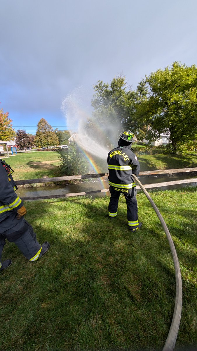 NorthlakeFire's tweet photo. 🚒🔥 Training day for our crew — sharpening skills and staying mission-ready! Caught a couple rainbows along the way 🌈💪

#NorthlakeFire #FireTraining #Engine806 #RainbowAndRescue #FirstResponders #NorthlakeIL #AlwaysReady https://t.co/WU5NXtpMf9