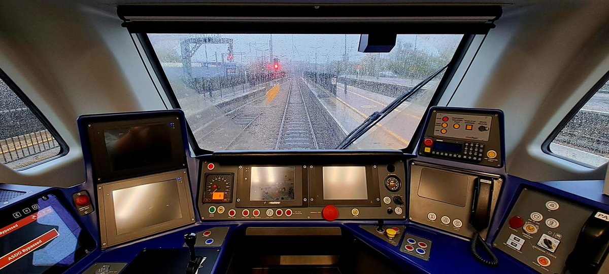 Its a double view of a <a href="/northernassist/">NORTHERN 🚆</a> #caf331 cab for today's view from the #mobileoffice it was a tad wet when I were taking the pictures