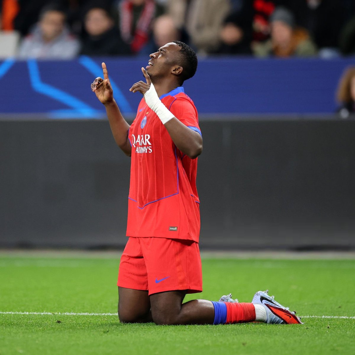 lnstantFoot's tweet image. 🚨 𝗥𝗘𝗖𝗢𝗥𝗗 ! 𝗟𝗘 𝗣𝗦𝗚 𝗗𝗘𝗩𝗜𝗘𝗡𝗧 𝗟&apos;𝗘́𝗤𝗨𝗜𝗣𝗘 𝗤𝗨𝗜 𝗔 𝗜𝗡𝗦𝗖𝗥𝗜𝗧 𝗟𝗘 𝗣𝗟𝗨𝗦 𝗗𝗘 𝗕𝗨𝗧𝗦 𝗦𝗨𝗥 𝗨𝗡𝗘 𝗔𝗡𝗡𝗘́𝗘 𝗖𝗜𝗩𝗜𝗟𝗘 𝗘𝗡 𝗟𝗜𝗚𝗨𝗘 𝗗𝗘𝗦 𝗖𝗛𝗔𝗠𝗣𝗜𝗢𝗡𝗦 ! ❤️💙

🥇 PSG 2025 - 39 BUTS
🥈 Manchester United 2002 - 38 BUTS

(@Statsdufoot)