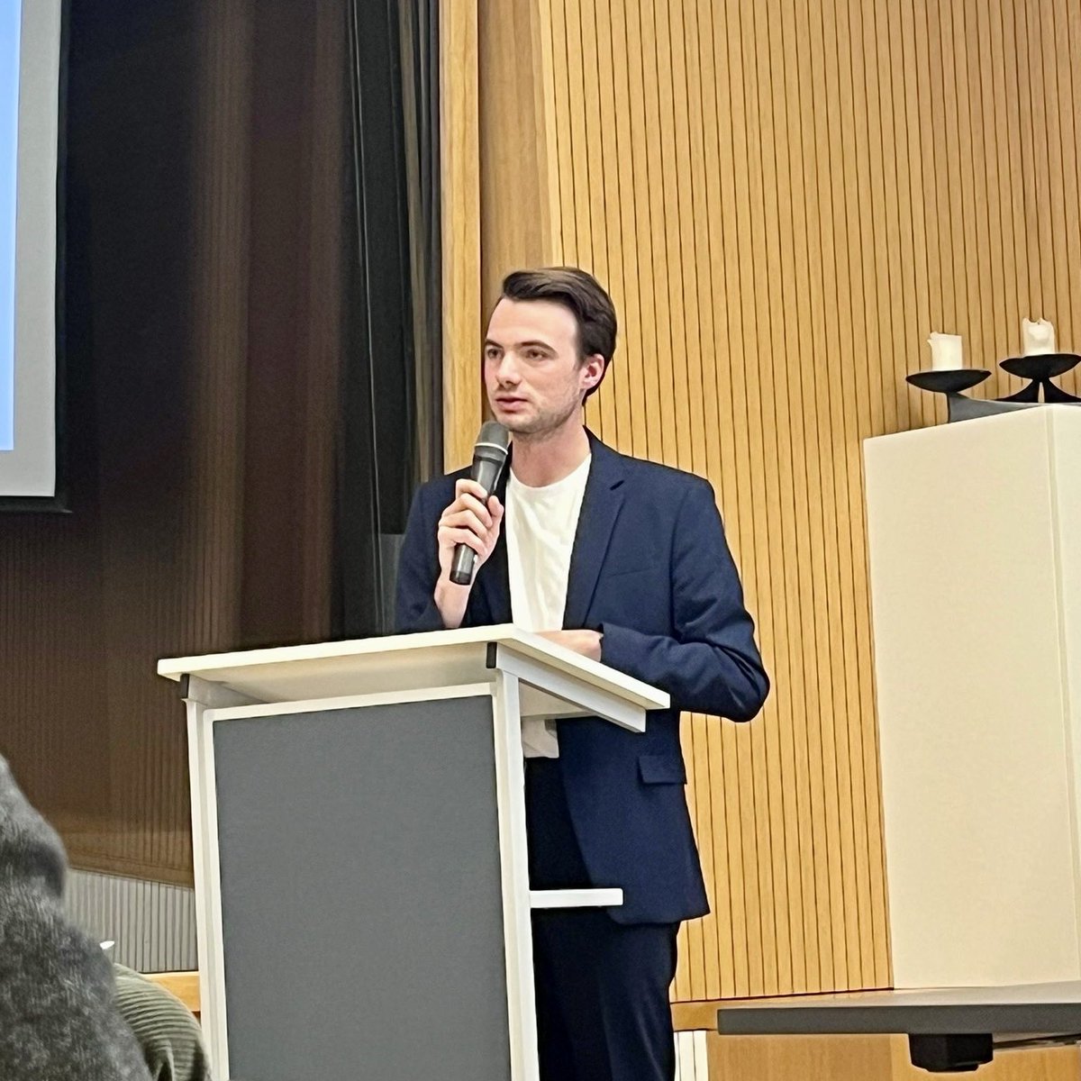 Im Einsatz gegen die schädliche JUSO-Initiative. Danke für die klare NEIN-Parole <a href="/diemittezug/">Die Mitte Kanton Zug</a>. 🗳️ 5% der Steuerpflichtigen zahlen 66% der direkten Bundessteuern - wichtig &amp; richtig. Die Initiative vertreibt aber genau diese Personen &amp; Familienunternehmer ins Ausland. Darum: Nein!