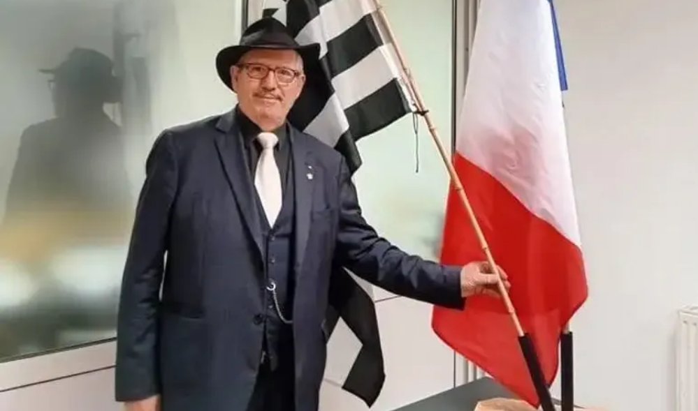 Vannes (56) : le candidat RN Joseph Martin blanchi, les journalistes de Libération Plottu et Macé ainsi que la Ligue des droits de l’homme mis en examen pour diffamation (MàJ)

 fdesouche.com/2025/10/21/fde…