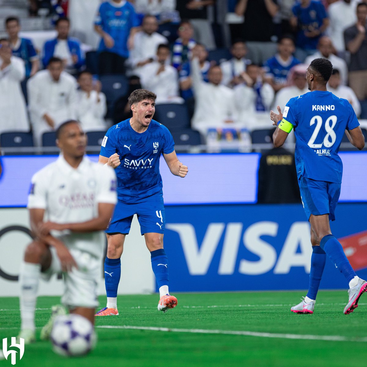 طز بشنب رجال مايفتخر فيكم 🤩💙