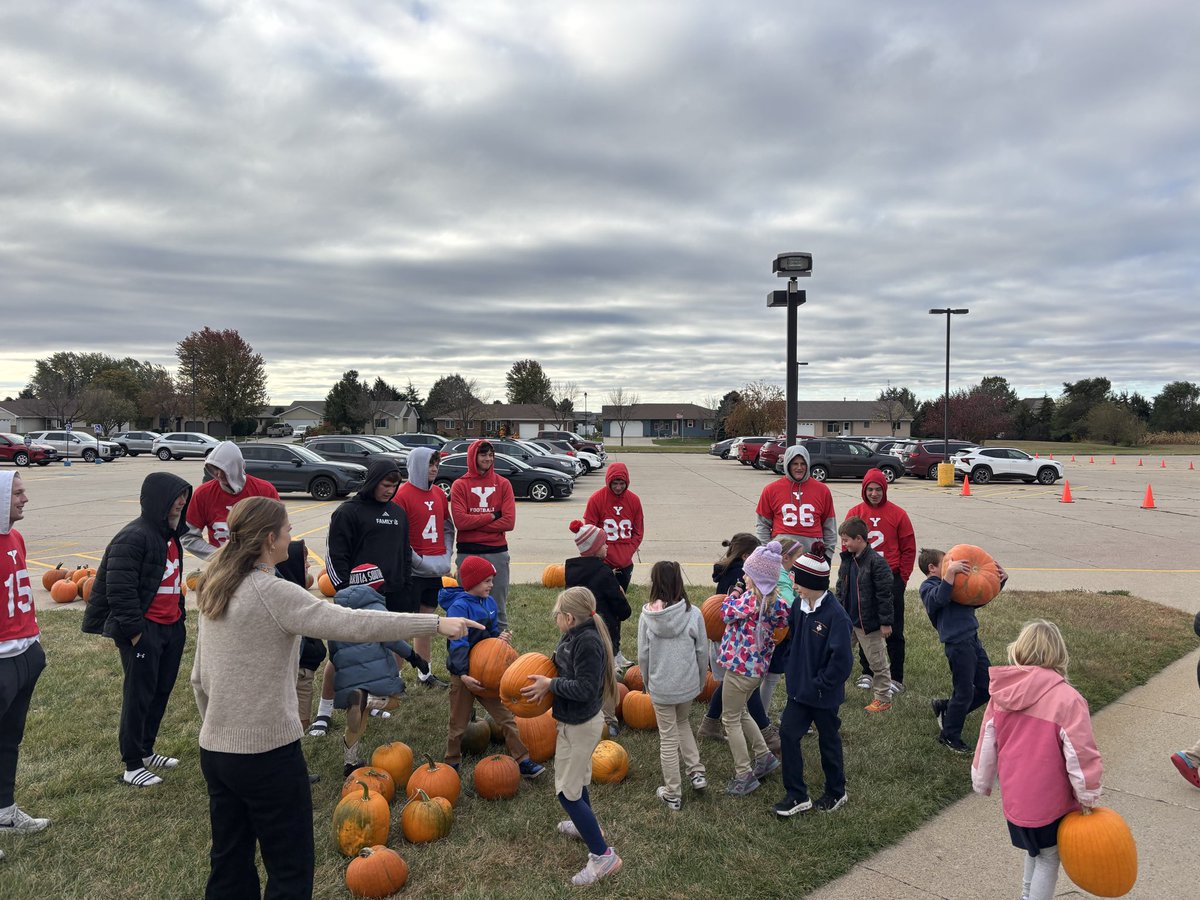 YANKTON BUCK FOOTBALL tweet media