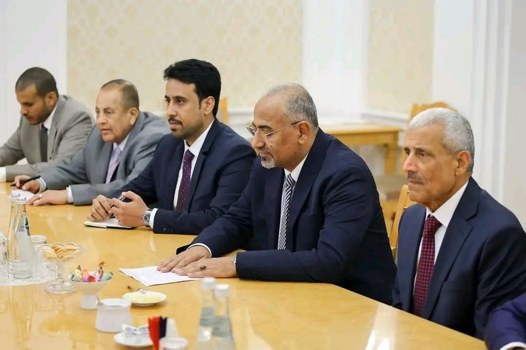 بوقاسم سرّح معه هيثم #رفيقهم القديم لما الكرملين وشل معه الحاج الدبلوماسي المخصرم
الزيارة #جنوبية_إنتقالية بإمتياز 
المهم خلو الجماعة #يصيحون